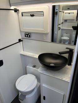 2025 JB Caravans Scorpion Sting 23'6 Rd Cafe