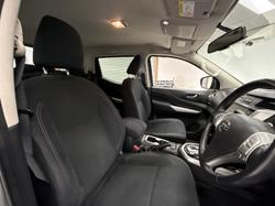 2019 Nissan Navara ST-X