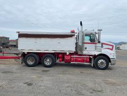 2011 Kenworth T403