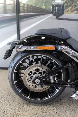 2025 Harley-davidson FXBR BREAKOUT (117) VIVID BLACK