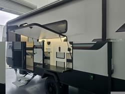 2025 Traveller Destination Track 17