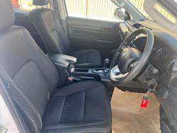2019 Toyota
Hilux SR