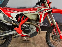 2025 BETA RR 390 X-PRO 4T EFI RED