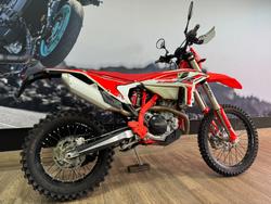 2025 BETA RR 390 X-PRO 4T EFI RED