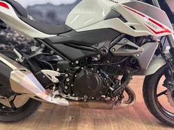 2022 Kawasaki Z400 WHITE