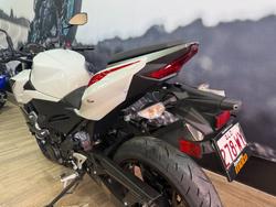 2022 Kawasaki Z400 WHITE
