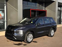 2025 Mitsubishi Outlander ES