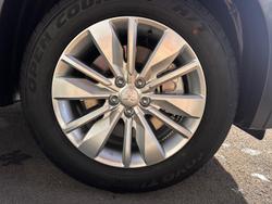 2025 Mitsubishi Outlander ES