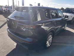 2025 Mitsubishi Outlander ES