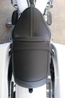 2024 Harley-davidson FLHX STREET GLIDE (117) WHITE ONYX PEARL