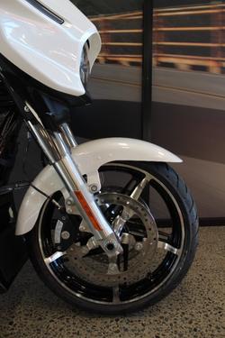 2024 Harley-davidson FLHX STREET GLIDE (117) WHITE ONYX PEARL