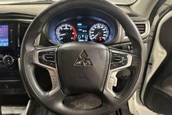 2022 Mitsubishi Triton GLX