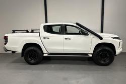 2022 Mitsubishi Triton GLX