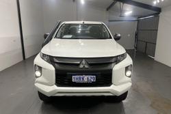2022 Mitsubishi Triton GLX