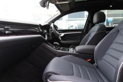 2025 Volkswagen Touareg 210TDI R-Line