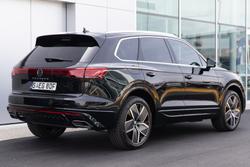 2025 Volkswagen Touareg 210TDI R-Line