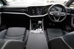 2025 Volkswagen Touareg 210TDI R-Line