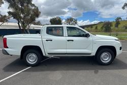 2024 Mitsubishi Triton GLX