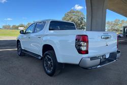 2023 Mitsubishi
Triton GLS