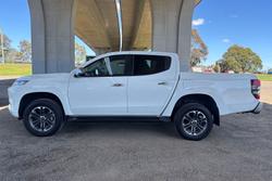 2023 Mitsubishi
Triton GLS