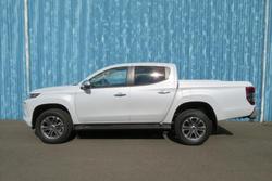 2023 Mitsubishi
Triton GLS