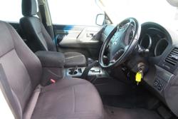 2012 Mitsubishi
                Pajero GLX-R