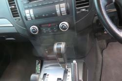 2012 Mitsubishi
                Pajero GLX-R