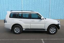 2012 Mitsubishi
                Pajero GLX-R