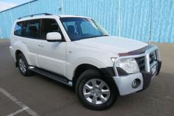 2012 Mitsubishi
                Pajero GLX-R