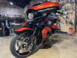 2025 HARLEY-DAVIDSON STREET GLIDE ULTRA 117 (FLHXU) ROAD WHISKEY FIRE