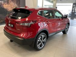2020 Nissan
                QASHQAI ST-L