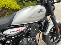 2025 Royal Enfield Guerrilla 450 Smoke Silver