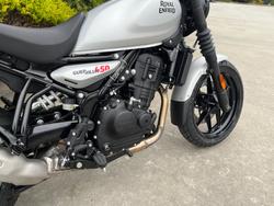 2025 Royal Enfield Guerrilla 450 Smoke Silver