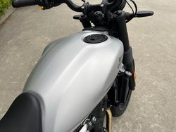 2025 Royal Enfield Guerrilla 450 Smoke Silver