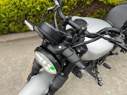 2025 Royal Enfield Guerrilla 450 Smoke Silver