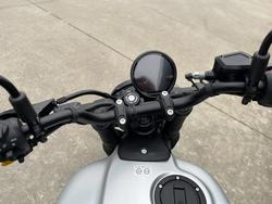 2025 Royal Enfield Guerrilla 450 Smoke Silver