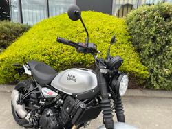 2025 Royal Enfield Guerrilla 450 Smoke Silver