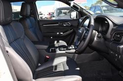 2025 Isuzu
MU-X LS-T