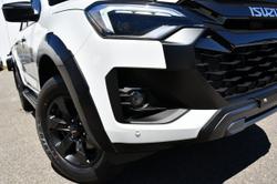 2025 Isuzu
D-MAX X-TERRAIN