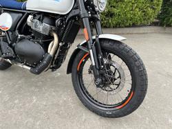 2025 Royal Enfield 2025 650CC INTERCEPTOR BEAR 650 Road White