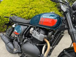 2025 Royal Enfield 2025 650CC INTERCEPTOR BEAR 650 Road Petrol Green