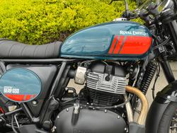 2025 Royal Enfield 2025 650CC INTERCEPTOR BEAR 650 Road Petrol Green