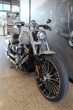 2025 Harley-davidson FXBR BREAKOUT (117) billiard gray