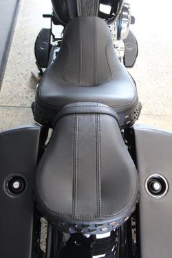 2025 Harley-davidson FLHC HERITAGE CLASSIC (117) VIVID BLACK