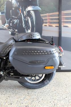 2025 Harley-davidson FLHC HERITAGE CLASSIC (117) VIVID BLACK