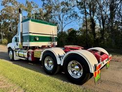 2006 Kenworth
                T401 36-Inch Bunk, Cat C12 430Hp,18Sp 