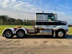 2006 Kenworth
                T401 36-Inch Bunk, Cat C12 430Hp,18Sp 