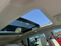 2023 Mahindra XUV700 AX7