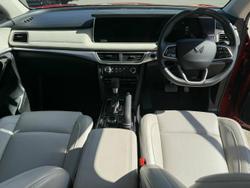 2023 Mahindra XUV700 AX7