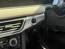 2023 Mahindra XUV700 AX7